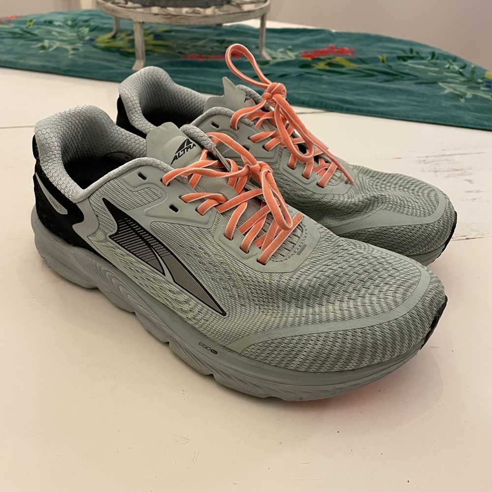 Altra Torin 5 size 9